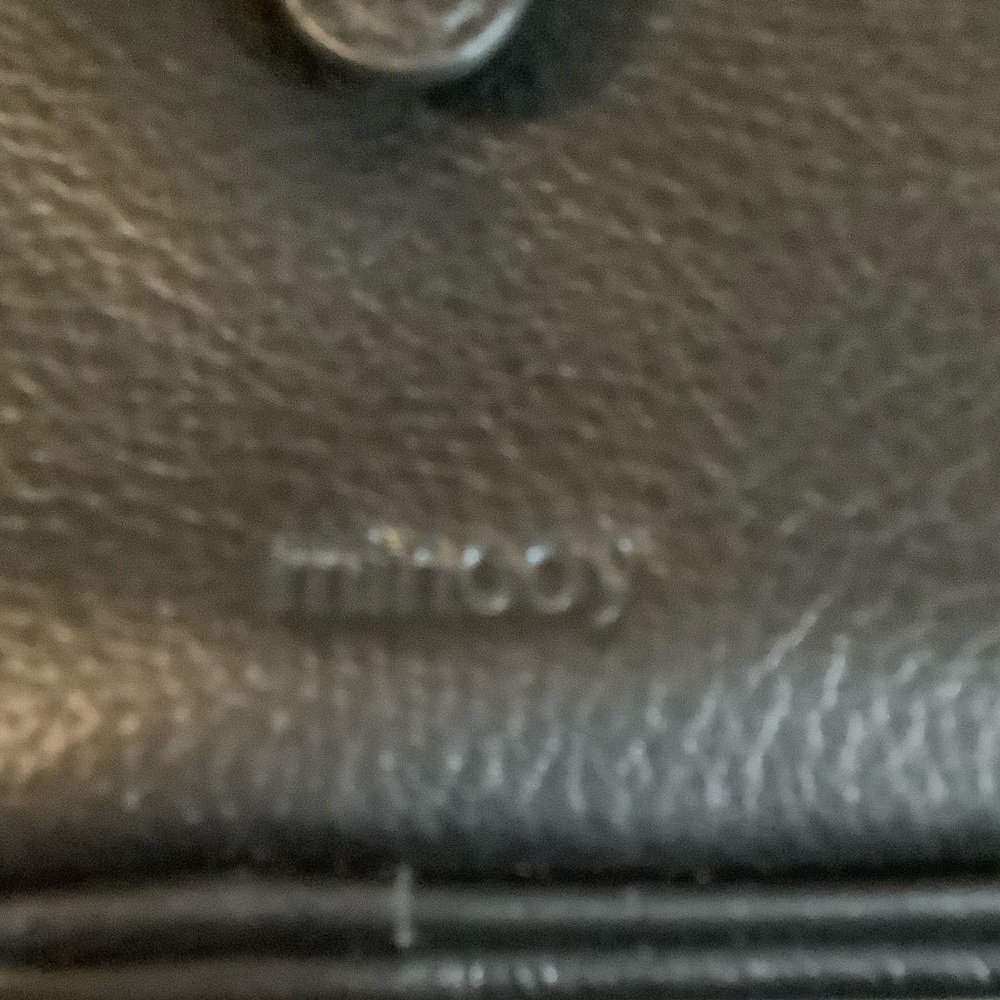 Chic Black Crossbody Bag with Patterned Strap - Picture 2 of 7